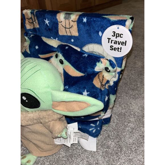 Star Wars Mandalorian Baby Yoda 3‎ Piece Travel Set With Plush NWT - Picture 2 of 8